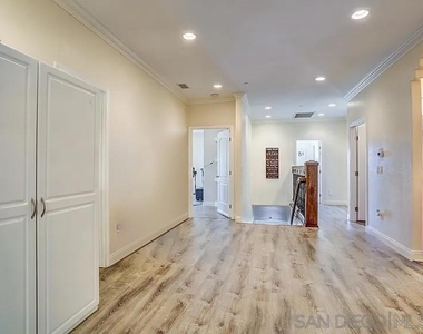 1657 Coronado Avenue - Photo Thumbnail 9