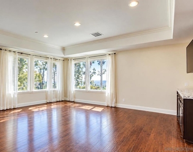 1657 Coronado Avenue - Photo Thumbnail 7