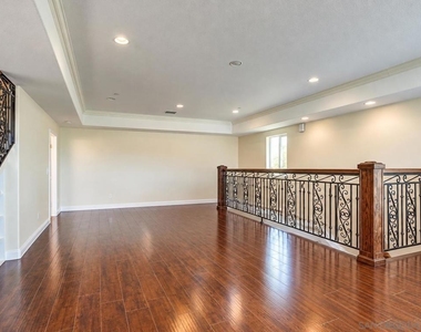 1657 Coronado Avenue - Photo Thumbnail 5