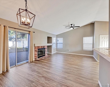 4341 Arbor Cove - Photo Thumbnail 4
