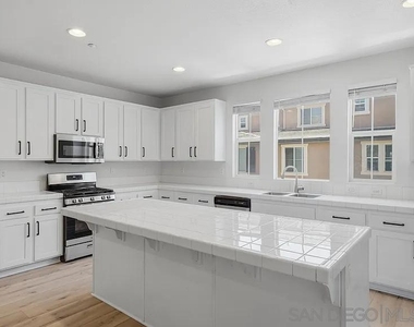 1645 Burr Oak Pl - Photo Thumbnail 1