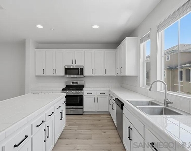 1645 Burr Oak Pl - Photo Thumbnail 2