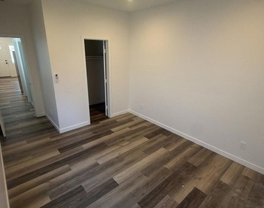 3772 Menlo Ave - Photo Thumbnail 5