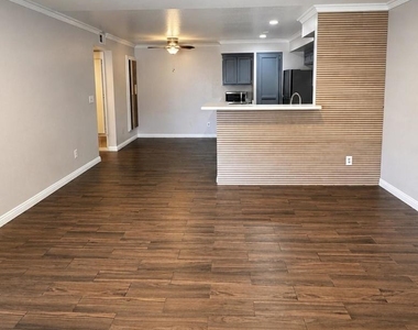 151 Majestic Court - Photo Thumbnail 5