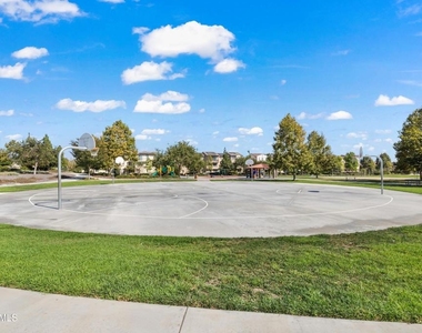 391 Townsite Promenade - Photo Thumbnail 28