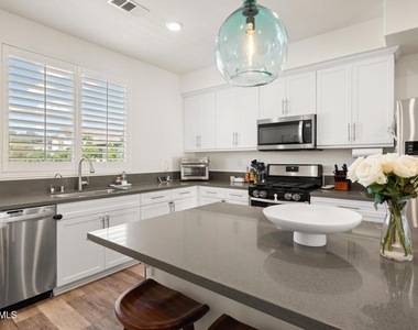 391 Townsite Promenade - Photo Thumbnail 12