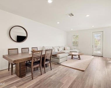 391 Townsite Promenade - Photo Thumbnail 5