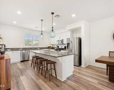 391 Townsite Promenade - Photo Thumbnail 10