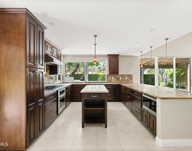 3805 Mainsail Circle - Photo Thumbnail 11