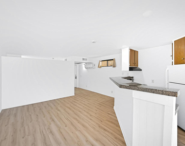 5300 E Waverly Drive - Photo Thumbnail 3