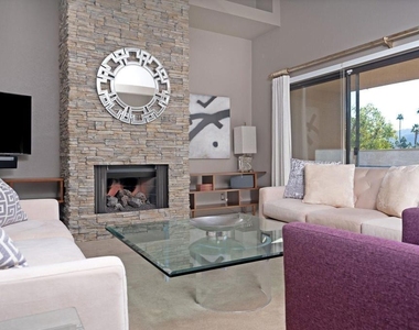 943 Village Square S - Photo Thumbnail 8
