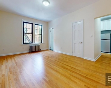 West 10th Street - Photo Thumbnail 12