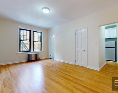 West 10th Street - Photo Thumbnail 2