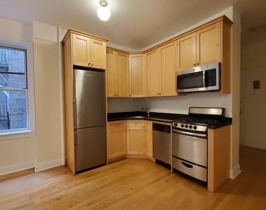 West 13th Street - Photo Thumbnail 1
