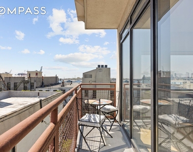 Tiffany Place - Photo Thumbnail 2
