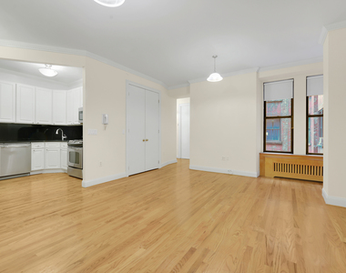 Madison Avenue - Photo Thumbnail 1