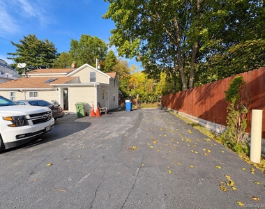 74 Genung Street - Photo Thumbnail 11