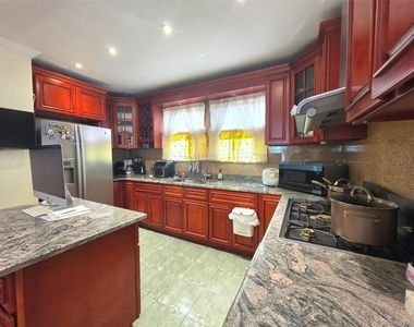 9051 52nd Avenue - Photo Thumbnail 3