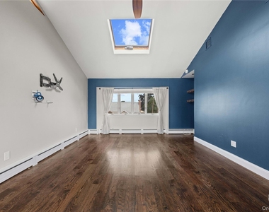 1051 Park Lane N - Photo Thumbnail 18