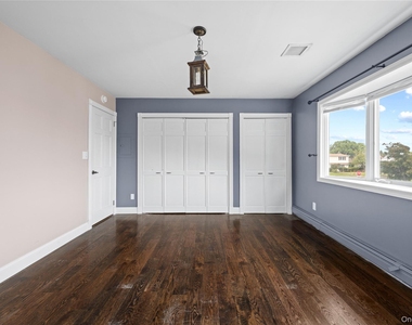 1051 Park Lane N - Photo Thumbnail 25