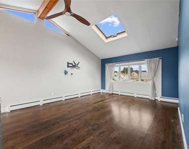 1051 Park Lane N - Photo Thumbnail 17