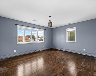 1051 Park Lane N - Photo Thumbnail 24