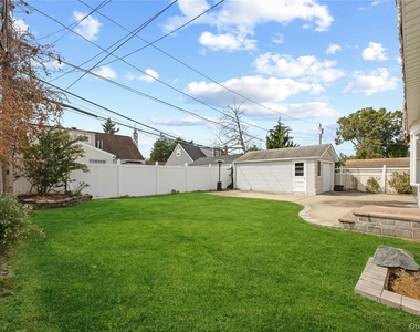 1051 Park Lane N - Photo Thumbnail 28
