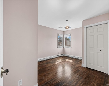 1051 Park Lane N - Photo Thumbnail 22