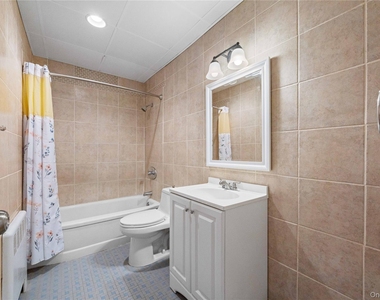1051 Park Lane N - Photo Thumbnail 12