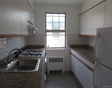 101 Carpenter Avenue - Photo Thumbnail 5