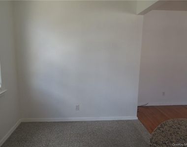101 Carpenter Avenue - Photo Thumbnail 4