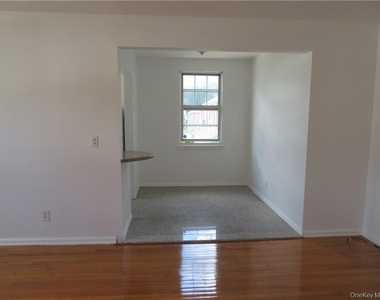 101 Carpenter Avenue - Photo Thumbnail 3
