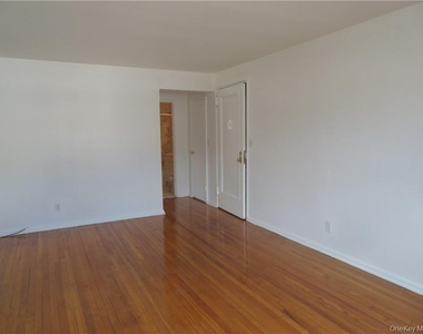 101 Carpenter Avenue - Photo Thumbnail 8