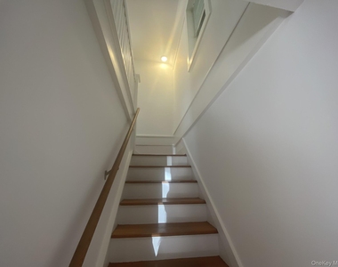 14 B Franklin Ave - Photo Thumbnail 6