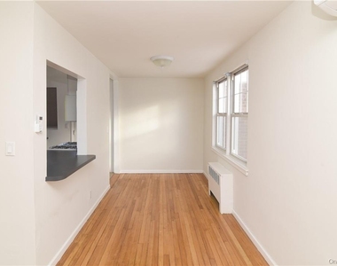101 Carpenter Avenue - Photo Thumbnail 6
