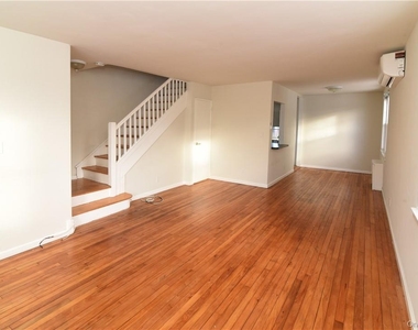 101 Carpenter Avenue - Photo Thumbnail 5