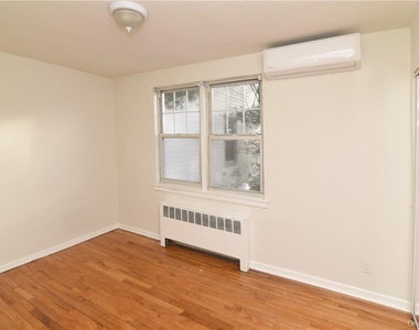 101 Carpenter Avenue - Photo Thumbnail 14