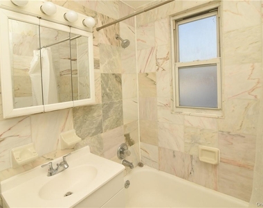 101 Carpenter Avenue - Photo Thumbnail 11