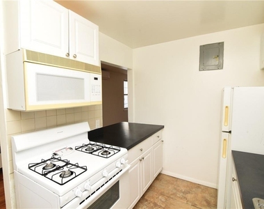 101 Carpenter Avenue - Photo Thumbnail 8