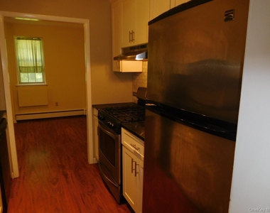 1 Consulate Drive - Photo Thumbnail 7