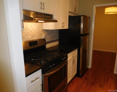 1 Consulate Drive - Photo Thumbnail 4