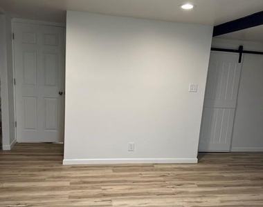 22 Riverhead Road - Photo Thumbnail 13