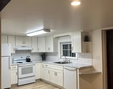 22 Riverhead Road - Photo Thumbnail 5