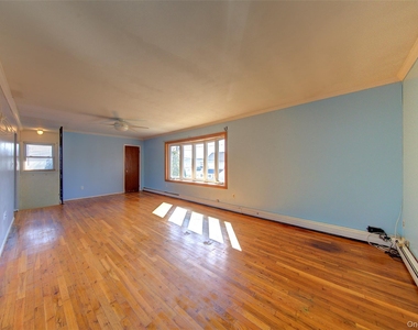 870 Garfield Street - Photo Thumbnail 4