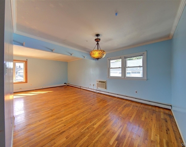 870 Garfield Street - Photo Thumbnail 6
