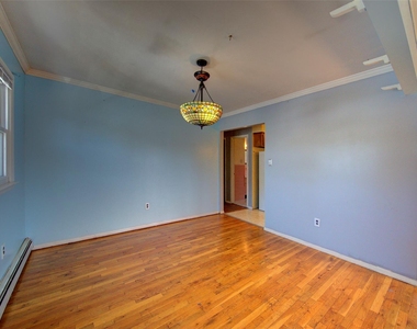 870 Garfield Street - Photo Thumbnail 5