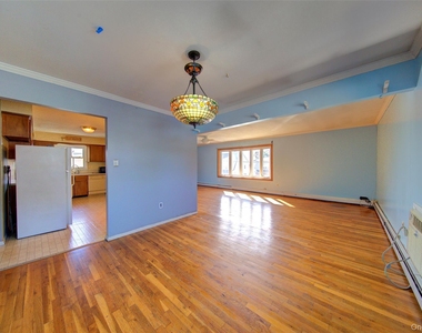 870 Garfield Street - Photo Thumbnail 7