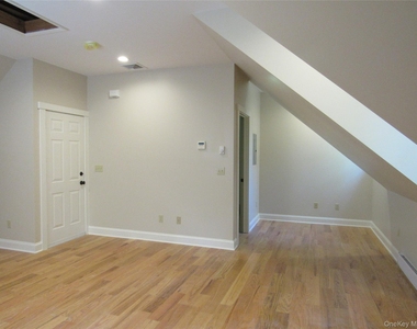 193 Stony Bar Road - Photo Thumbnail 3