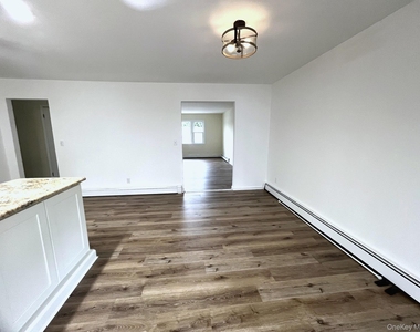 14 Oak Street - Photo Thumbnail 11