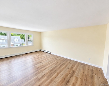 14 Oak Street - Photo Thumbnail 1